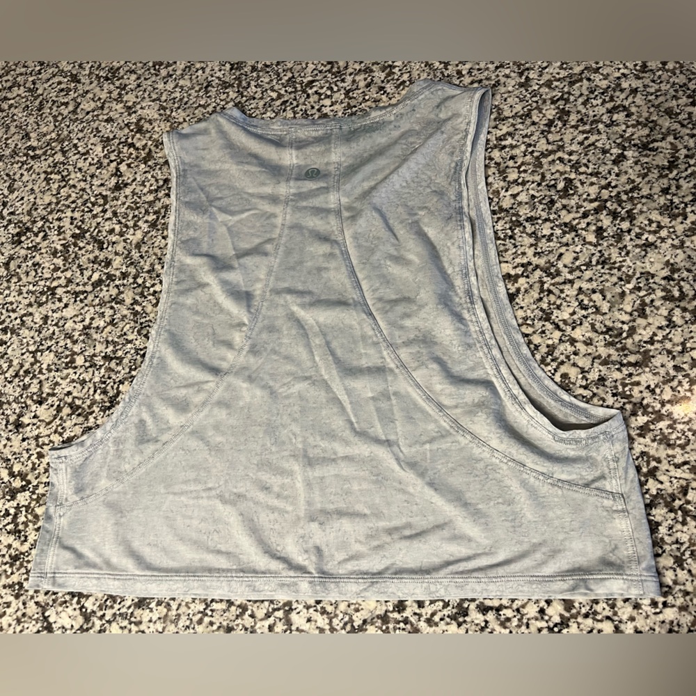 Lululemon women’s tank
